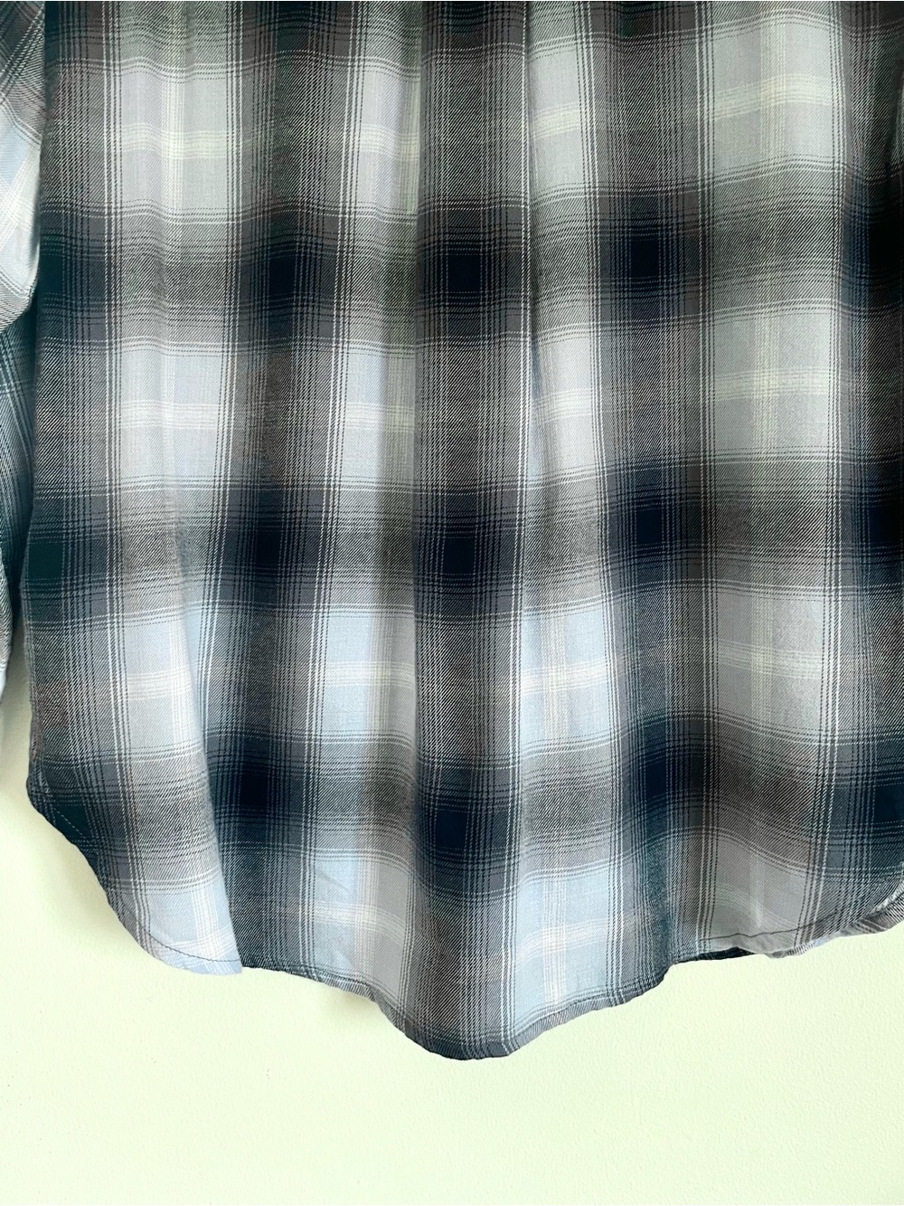 Madewell Easy Y-Neck Button-Up Shirt Size S EUC in Deep Indigo Flannel Comfy - Picture 13 of 15